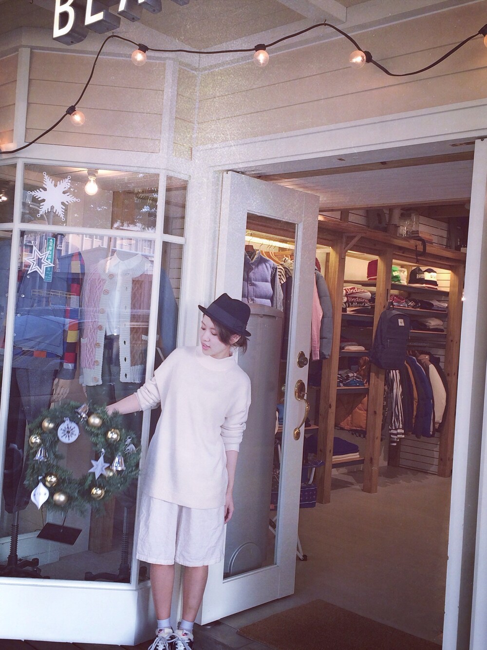 「christmas、BEAMS、BEAMSTAIWAN、BEAMStaipei」｜「CA4LAのアイテム（キャップ、ブラック系）」を使った、machicocoさん（レディース・50cm）の秋コーディネートの1枚目の写真