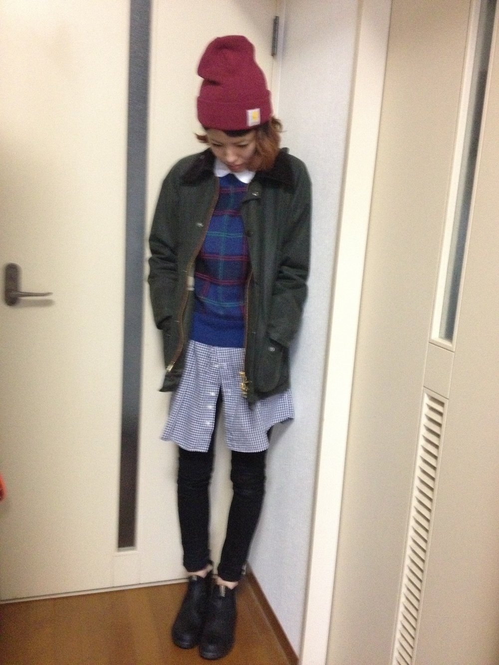 「スキニー、レイヤードスタイル、柄×柄」｜「CHEAP MONDAYのTight OD Black（デニムパンツ、ブラック系）」を使った、すだちさん（レディース・163cm）の冬コーディネートの1枚目の写真