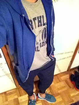 シ・ユンさんのコーディネート