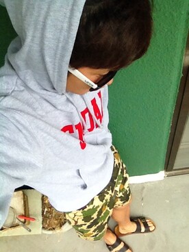 シ・ユンさんのコーディネート