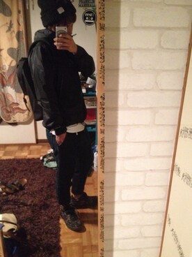 シ・ユンさんのコーディネート