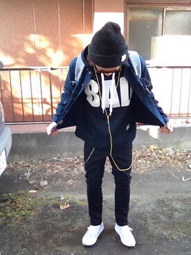 シ・ユンさんのコーディネート