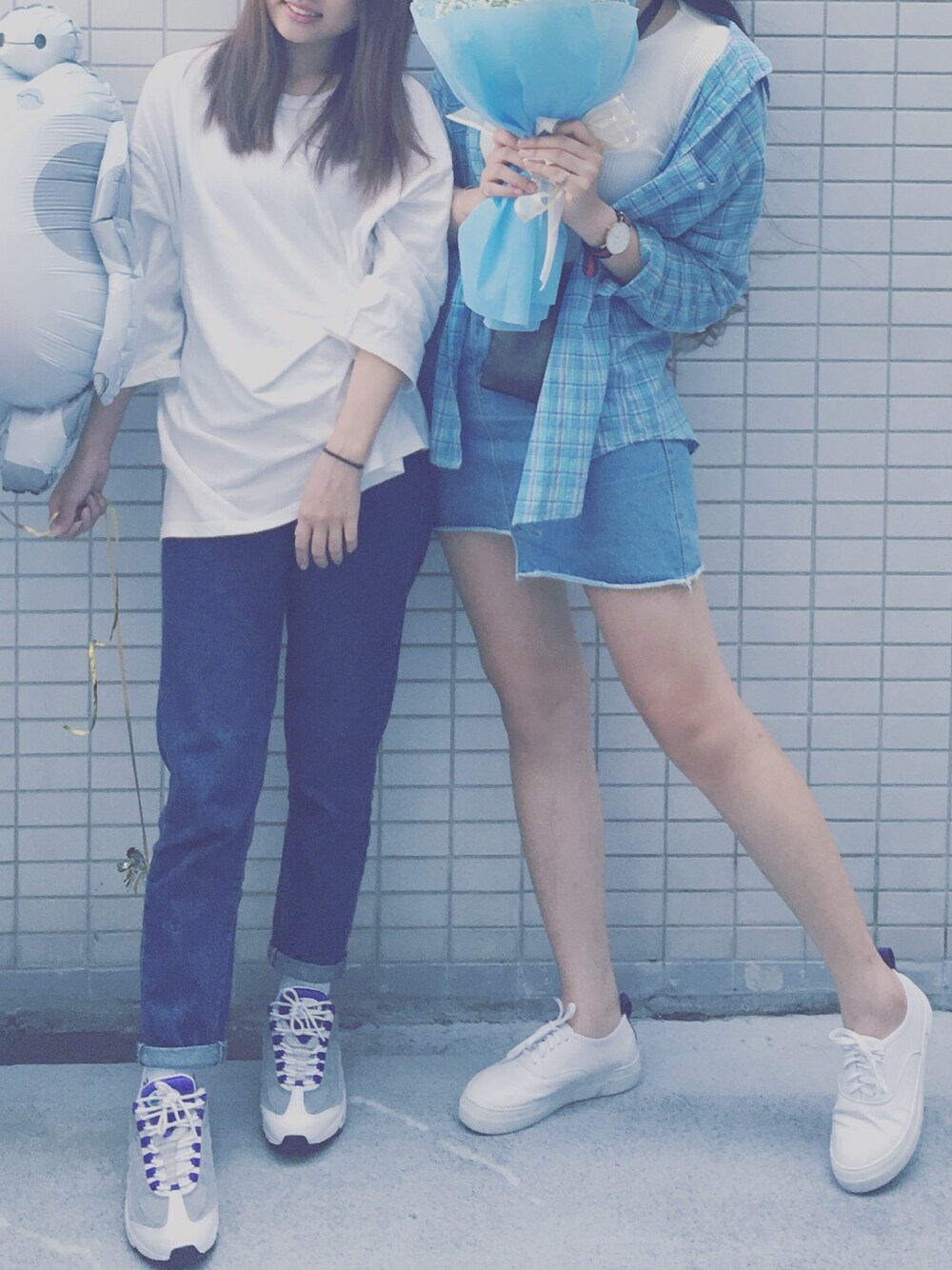 「卒業式、夏、twinlook、ootd、outfit、白Tシャツ、シンプル、スカート、denim、ブラック」｜「NIKEのアイテム（スニーカー、その他）」を使った、sherylさん（レディース・170cm）の夏コーディネートの1枚目の写真