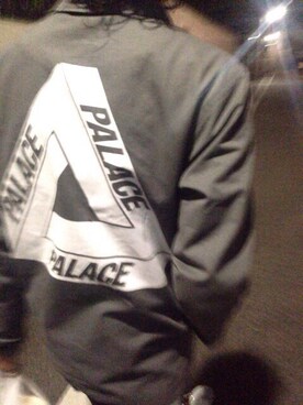 「palace」｜「アイテム（その他アウター）」を使った、azegami kenshouさん（メンズ・175cm）の春コーディネート