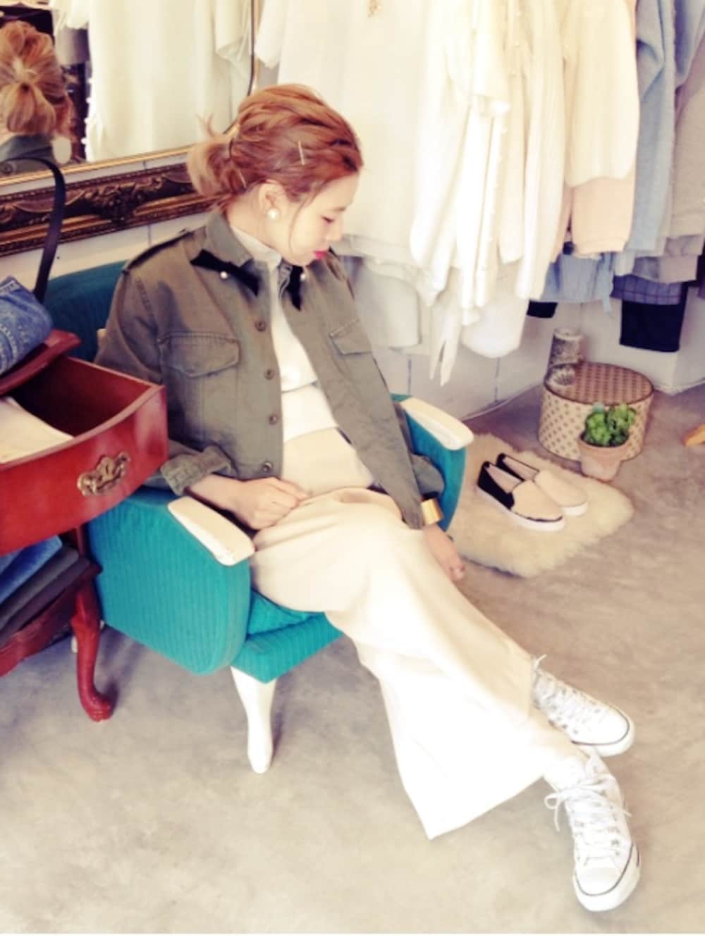 「ミリタリー、vintage、army、ワイドパンツ」｜「ticogのアイテム（ミリタリージャケット、グリーン系）」を使った、ticogさん（レディース・157cm）の春コーディネートの1枚目の写真