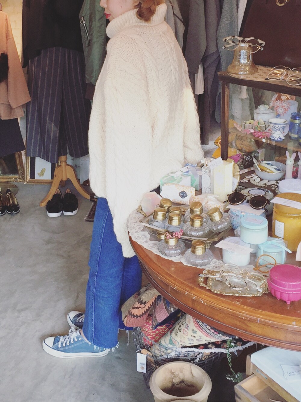 「vintage」｜「VINTAGEのアイテム（ニット/セーター、ベージュ系）」を使った、ticogさん（レディース・157cm）の秋コーディネートの1枚目の写真