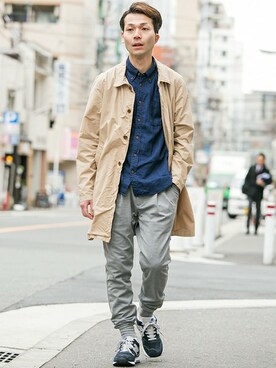 「URBANRESEARCH」｜「アイテム（ステンカラーコート）」を使った、yukihigashiuraさん（メンズ・172cm）の冬コーディネート