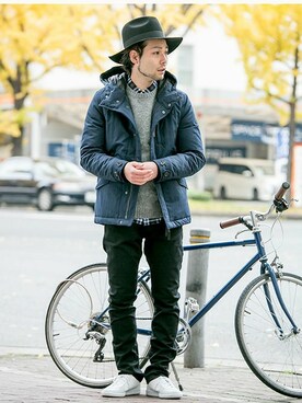 「ホワイトスニーカー」｜「アイテム（ダウンジャケット/コート）」を使った、yukihigashiuraさん（メンズ・172cm）の秋コーディネート