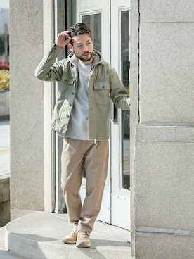 「URBAN RESEARCH（アーバンリサーチ）のアイテム（スニーカー）」を使った、yukihigashiuraさん（メンズ・172cm）の冬コーディネート