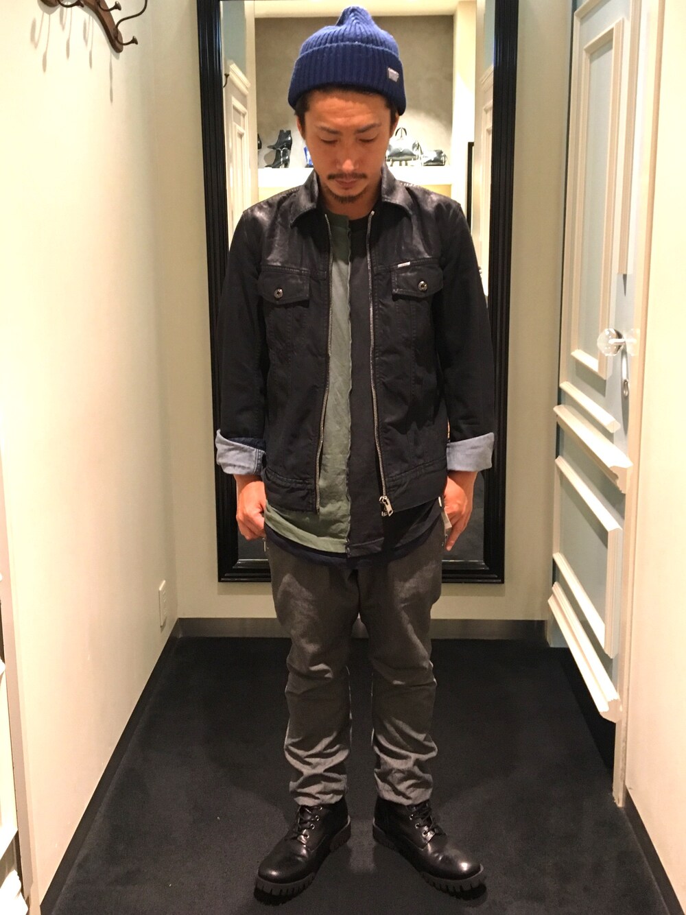 「秋コーデ、シンプル」｜「DIESELのアイテム（デニムジャケット、ブラック系）」を使った、50481さん（メンズ・165cm）の秋コーディネートの1枚目の写真