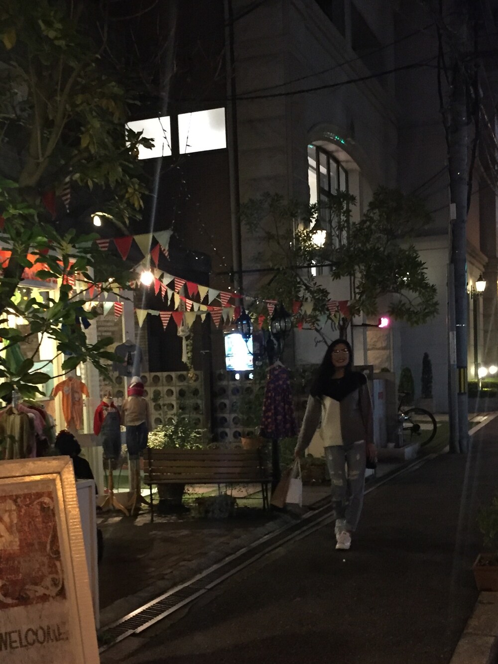 「堀江#古着#掘り出し物#発見#眼鏡#get」｜「adidasのアイテム（スニーカー、ホワイト系）」を使った、SUZUKIcccannnさん（レディース・165cm）の秋コーディネートの1枚目の写真