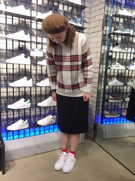 「travel」｜「アイテム（ニット/セーター）」を使った、Tammy Wanさん（レディース・168cm）の秋コーディネート