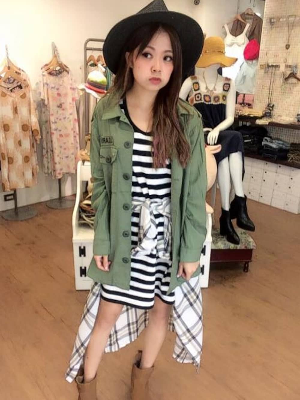 「NEWERA、fashion、daily look、outfit、girl、2015ss、autumn」｜「早秋風衣（その他アウター、グリーン系）」を使った、Yami miteさん（レディース・155cm）の夏コーディネートの1枚目の写真