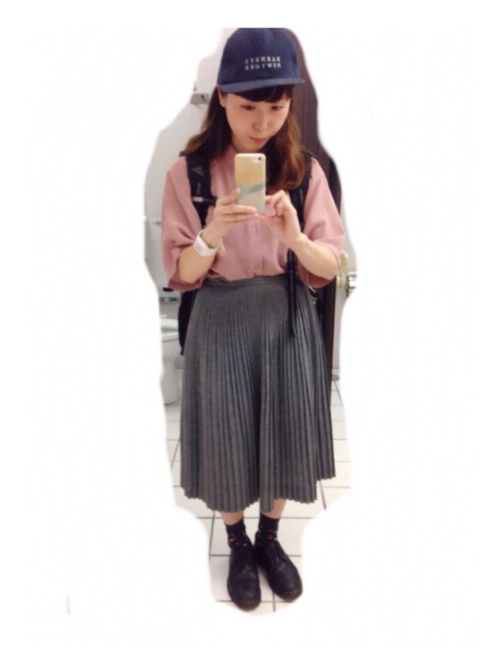 「プリーツスカート、古着、used、キャップ、ピンク、グレー」｜「macromauroのアイテム（カードケース、その他）」を使った、さちこさん（レディース・152cm）の夏コーディネートの1枚目の写真