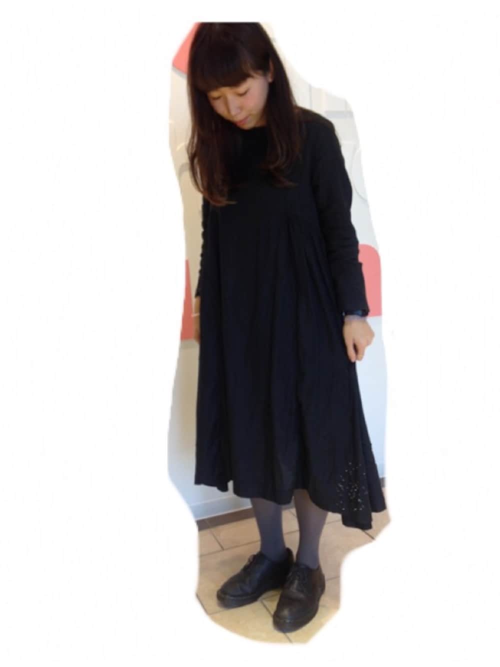 「ワンピース、黒、無彩色、マーチン」｜「yuniのアイテム（ワンピース、ブラック系）」を使った、さちこさん（レディース・152cm）の冬コーディネートの1枚目の写真