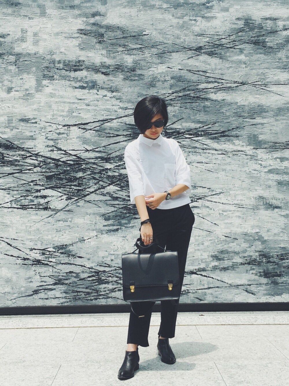 「大人カジュアル、ラフ、デニム、プチプラ、ootd、ボーイッシュ、street、summer、ナツ」｜「ZARAのアイテム（シャツ/ブラウス、ホワイト系）」を使った、Alixs さん（レディース・163cm）の夏コーディネートの1枚目の写真