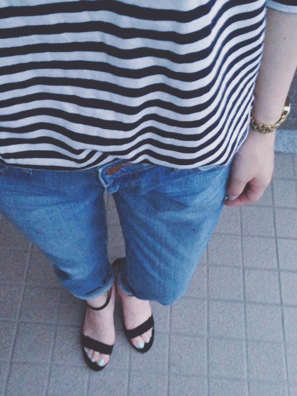 「デニム、ボーダー、シンプル、黒、ZARA、サンダル」｜「ZARAのアイテム（Tシャツ/カットソー、その他）」を使った、akiさん（レディース・160cm）の夏コーディネートの1枚目の写真