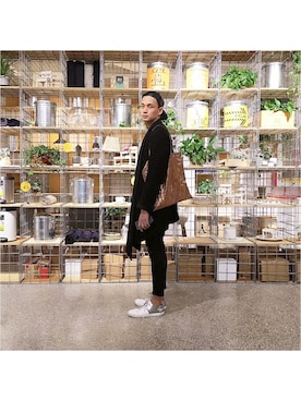 「H&M（エイチ・アンド・エム）のアイテム（トートバッグ）」を使った、ALLIENさん（メンズ・182cm）の冬コーディネート