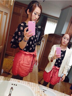 「TOPSHOP（トップショップ）のアイテム（Tシャツ/カットソー、ブラック系）」を使った、tomomiさん（レディース・163cm）の夏コーディネート