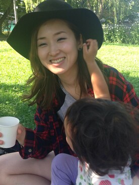 「H&M（エイチ・アンド・エム）のアイテム（シャツ/ブラウス、レッド系）」を使った、tomomiさん（レディース・163cm）の秋コーディネート
