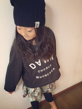 「AZUL by moussy（アズールバイマウジー）のアイテム（スウェット）」を使った、mannaさん（キッズ・110cm）の秋コーディネート