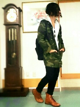 「clarks」｜「アイテム（ステンカラーコート）」を使った、*a.k.i*さん（メンズ・174cm）の冬コーディネート