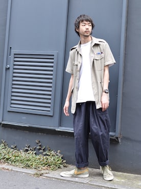 「COMOLI（コモリ）のアイテム（パンツ）」を使った、KEN MATSUMOTO さん（メンズ・178cm）の夏コーディネート