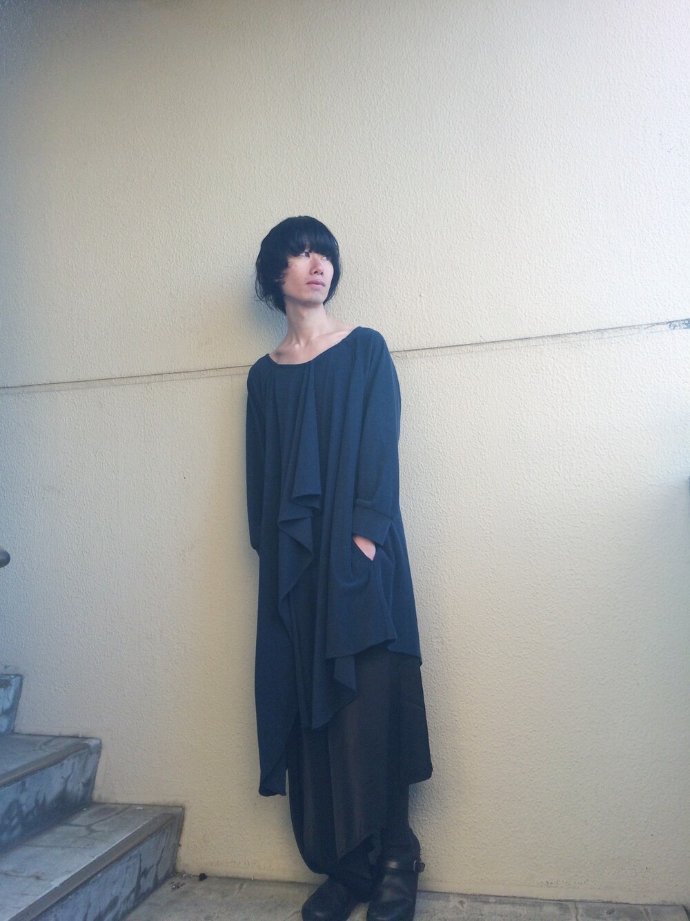 「ニット、ロング丈、春、春コーデ、ha｜za｜ma、ha | za | ma、なびくワンピース、ワンピース、ビッグシルエット、LIMI feu」｜「ha | za | maのなびくワンピース（ワンピース、ブルー系）」を使った、まつい りょうすけさんさん（メンズ・167cm）の冬コーディネートの1枚目の写真