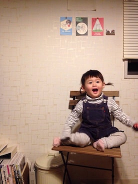 「インディゴデニム」｜「アイテム（サロペット/オーバーオール）」を使った、コニさん（キッズ・80cm）の冬コーディネート