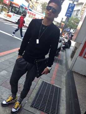 「アイテム（トートバッグ、グレー系）」を使った、歐利さん（メンズ）の夏コーディネート