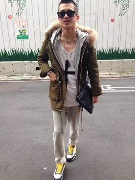 「H&M（エイチ・アンド・エム）のアイテム（タンクトップ、ホワイト系）」を使った、歐利さん（メンズ）の夏コーディネート