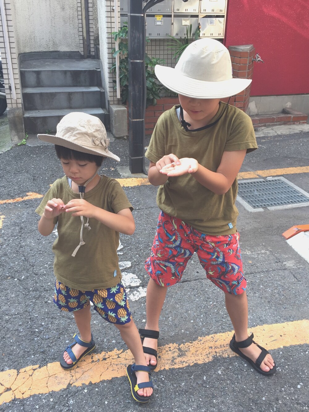 「URBAN RESEARCH DOORSのFORK＆SPOON 太バインダーTEE（Tシャツ/カットソー、グリーン系）」を使った、komako77さん（キッズ・100cm）の夏コーディネートの1枚目の写真