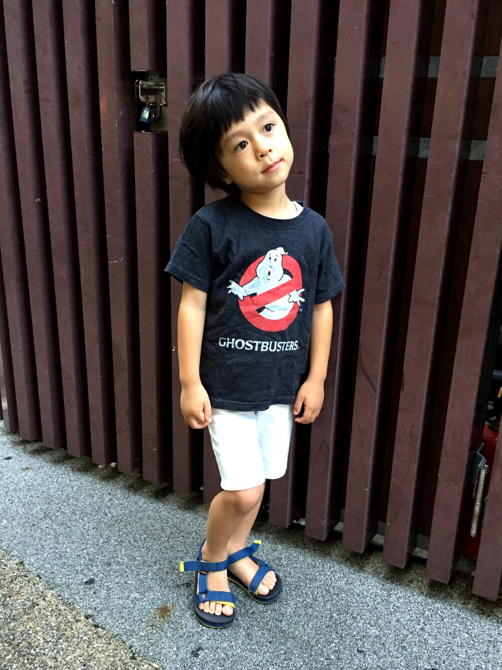 「ゴーストバスターズ」｜「petit mainの【ゴーストバスターズコラボ】キャラクター半袖Tシャツ（Tシャツ/カットソー、ブラック系）」を使った、komako77さん（キッズ・100cm）の秋コーディネートの1枚目の写真