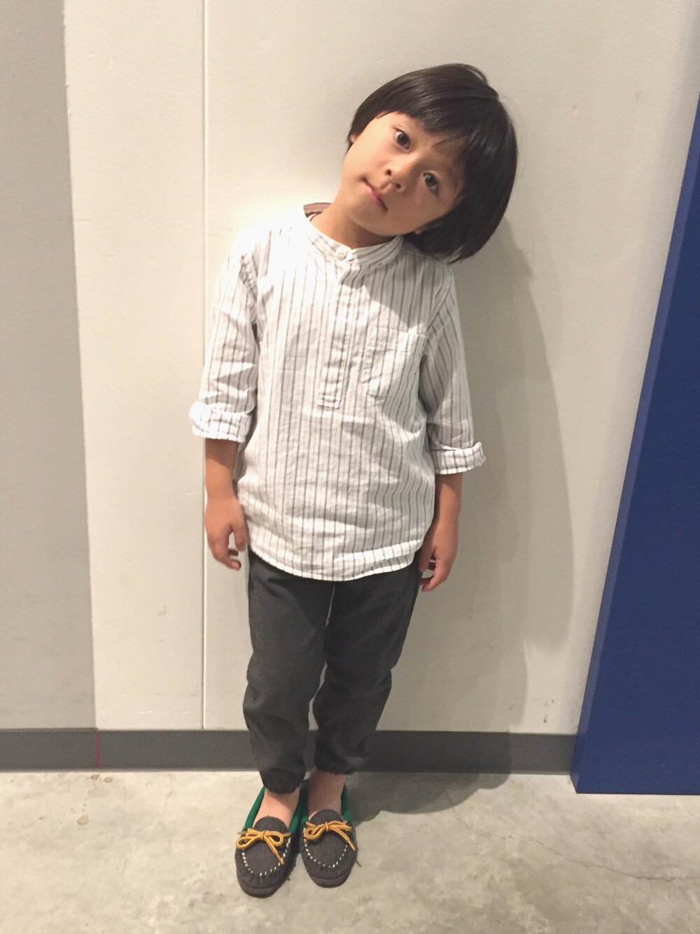「URBAN RESEARCH DOORSのFORK＆SPOON Stripe Pullover SH（シャツ/ブラウス、ブルー系）」を使った、komako77さん（キッズ・110cm）の秋コーディネートの1枚目の写真
