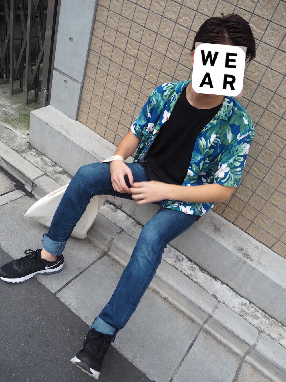 「アロハシャツ、デニム、ナイキスニーカー、エアーMAX、夏休み、高校生、UNIQLO、古着」｜「古着のアイテム（シャツ/ブラウス、ブルー系）」を使った、umikaiさん（メンズ・175cm）の夏コーディネートの1枚目の写真