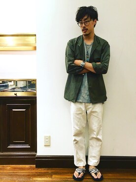 「カーキ×ホワイト」｜「アイテム（サンダル）」を使った、まきたく@休止中さん（メンズ・170cm）の夏コーディネート