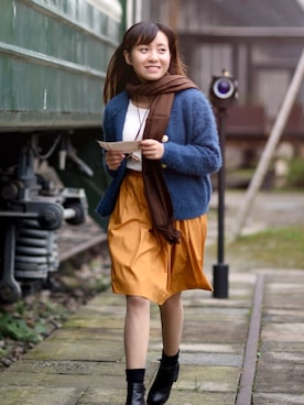 「earth music&ecology（アースミュージックアンドエコロジー）のアイテム（スカート、イエロー系）」を使った、Chostinさん（レディース）の秋コーディネート