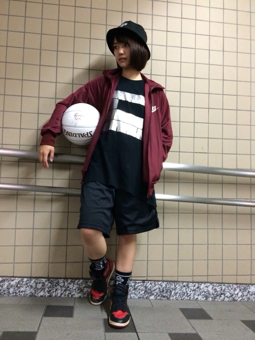 「stussy、ジャージ、ナイキ、エアジョーダン、バケットハット、A$AP、ジョーダン1」｜「STUSSYのアイテム（ハット、ブラック系）」を使った、あいぴさん（レディース・162cm）の夏コーディネートの1枚目の写真