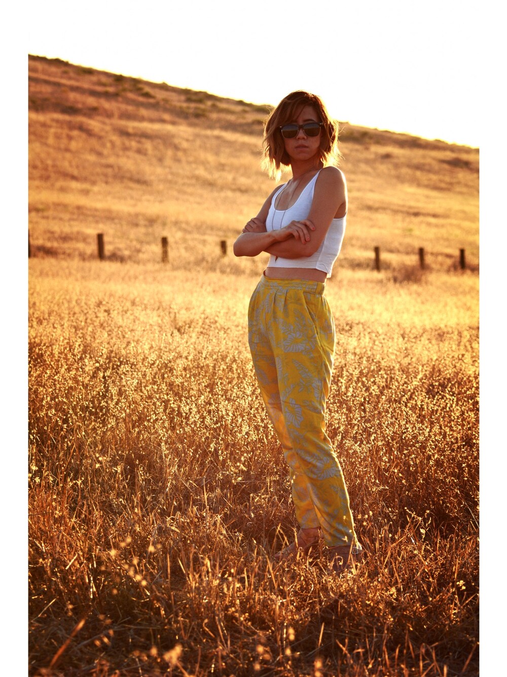 「sunglasses_vogue、ootd、outfit、summer、croptop、casual、streetstyle、ＨＭ、FOREVER 21、sporty chic」｜「Targetのアイテム（サングラス、ブラック系）」を使った、emmadeeneさん（レディース・163cm）の夏コーディネートの1枚目の写真