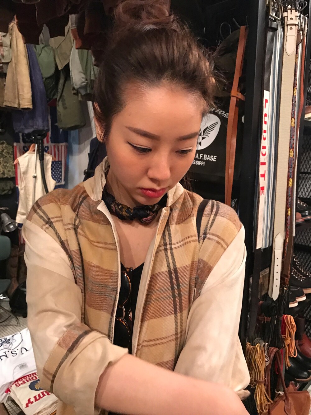 「VINTAGEのアイテム（マフラー、その他）」を使った、danielle さん（レディース・164cm）の秋コーディネートの1枚目の写真