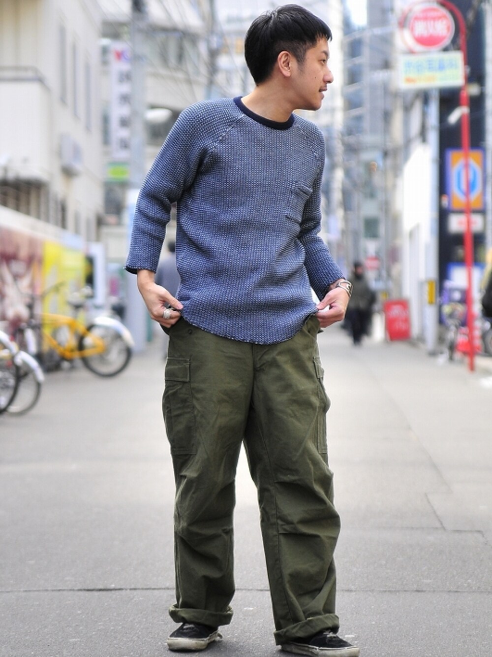 「ミリタリー、古着MIX、ミリタリーパンツ、サーマル」｜「FLISTFIAのIndigo 3/4 Waffle Pull Over（Tシャツ/カットソー、ブルー系）」を使った、TsukasaKanamaruさん（メンズ・168cm）の冬コーディネートの1枚目の写真