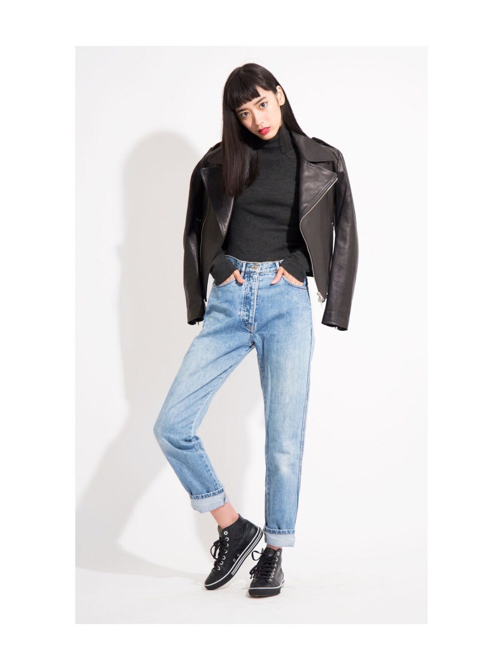 「デニム、ブラック、黒、シンプルコーデ、ライダース、タートルネック、ハイネック」｜「Jean Paul Gaultierのアイテム（デニムパンツ、ブルー系）」を使った、PLAYFULさん（レディース・173cm）の夏コーディネートの1枚目の写真