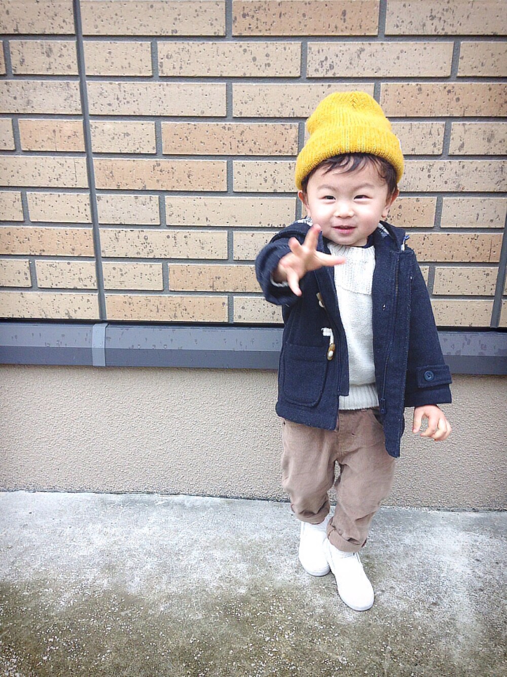 shugoさんの「KIDS キッズスリップオンスニーカー（CIAOPANIC TYPY）」を使ったコーディネートの1枚目の写真