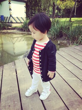「adidas Originals（アディダスオリジナルス）のアイテム（スニーカー、ホワイト系）」を使った、EvaBabyさん（キッズ）の秋コーディネート