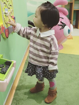 「Nekoのアイテム（ブーツ、ブラウン系）」を使った、EvaBabyさん（キッズ）の秋コーディネート