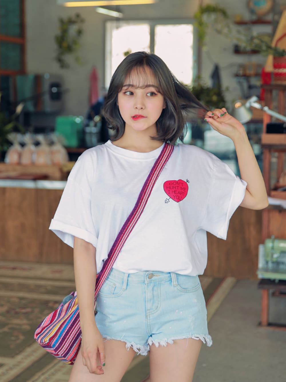Tシャツ、デニム短パン Tシャツ/カットソーを使った「 デニムショートパンツ」の人気