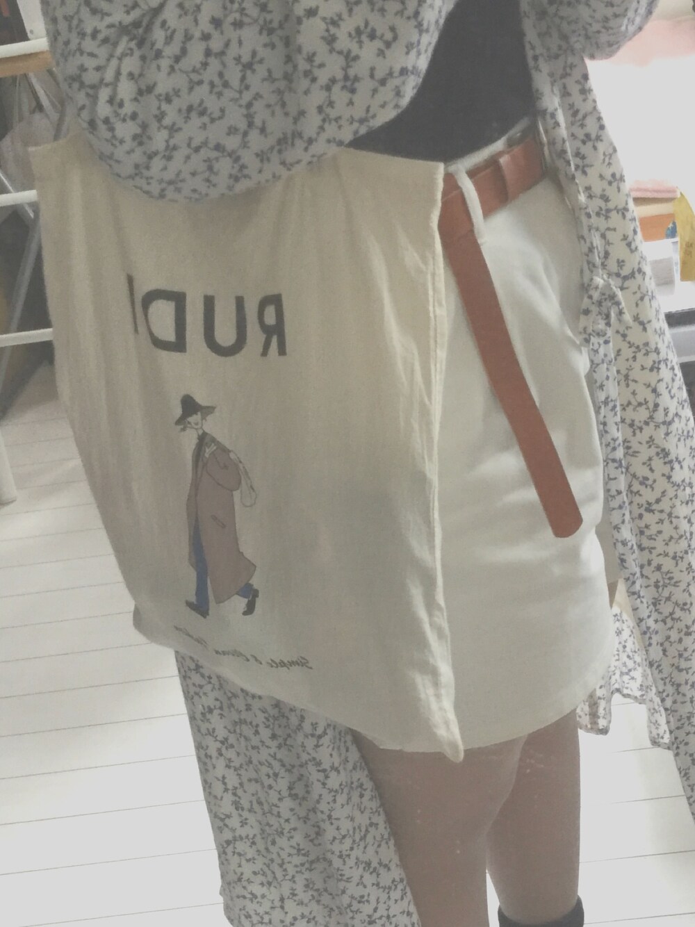 「RUDIのアイテム（トートバッグ、ベージュ系）」を使った、ｕ☕️さん（レディース・151cm）の春コーディネートの1枚目の写真
