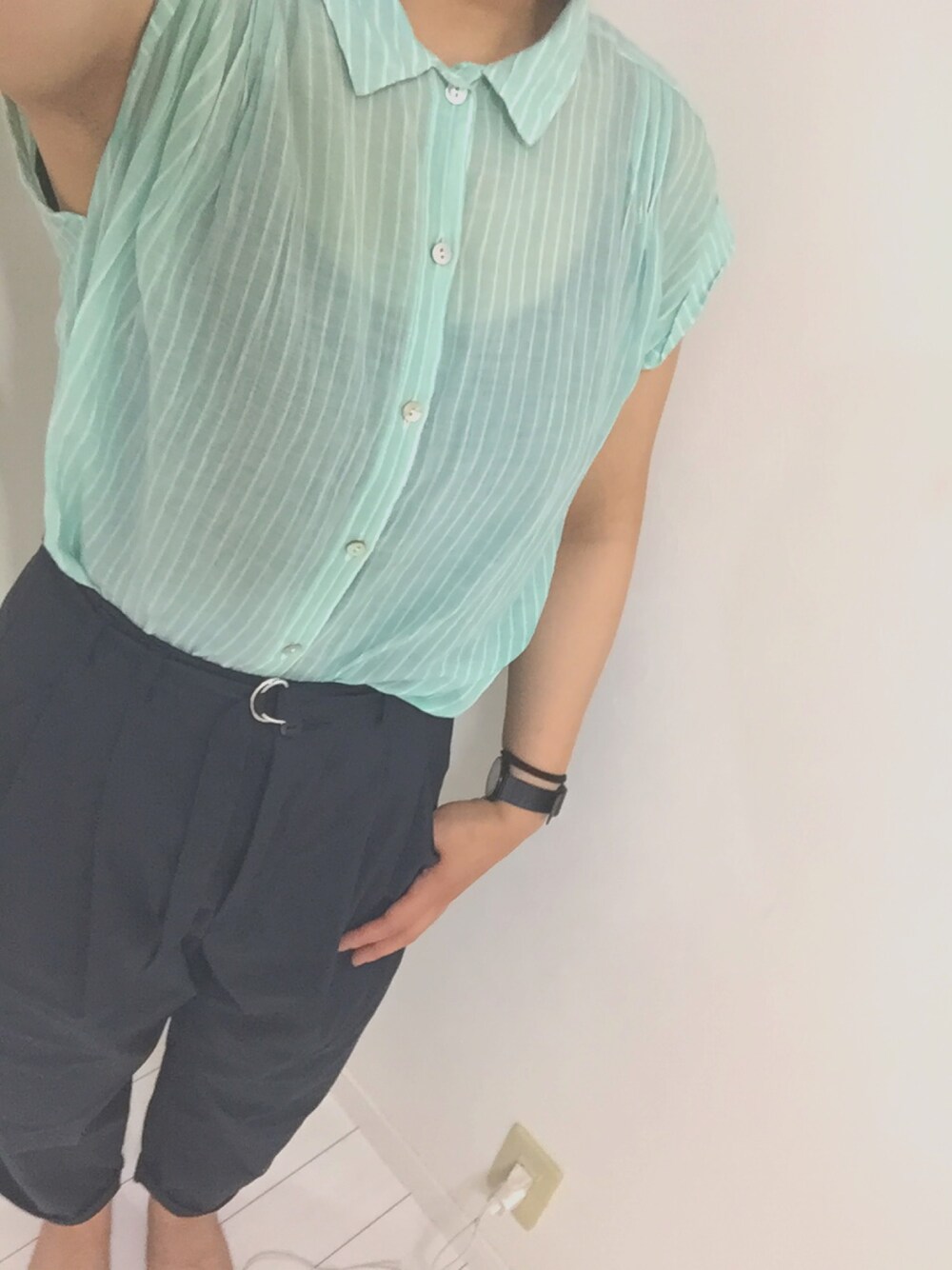 「雨の日コーデ、ゆるコーデ」｜「GUのアイテム（チノパンツ、ブルー系）」を使った、ｕ☕️さん（レディース・151cm）の夏コーディネートの1枚目の写真