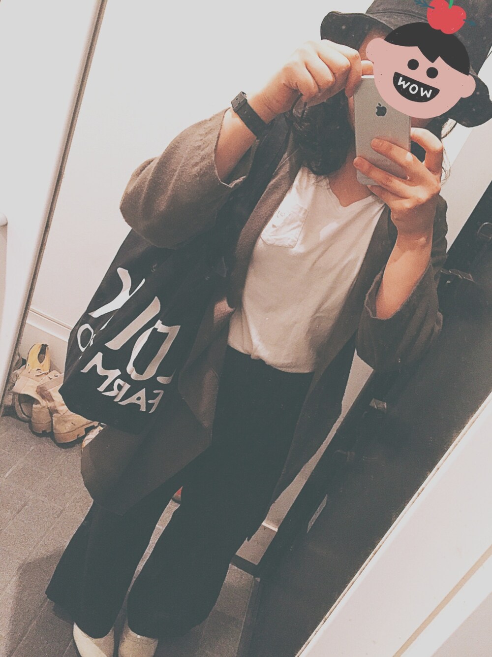 「秋、カーキ、カスタネ、Kastane、KALDI」｜「coenのピグメントVネックＴシャツ（Tシャツ/カットソー、ホワイト系）」を使った、ｕ☕️さん（レディース・151cm）の秋コーディネートの1枚目の写真