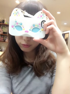 「ネコ」｜「アイテム（PC・スマホグッズ/家電）」を使った、あやかさん（レディース・160cm）の秋コーディネート